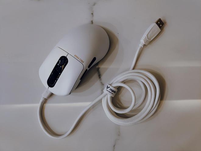 AX游戏鼠标：轻便与性能兼具 电竞职业手感PP电子模拟器试玩雷柏VT3 Pro M(图5)